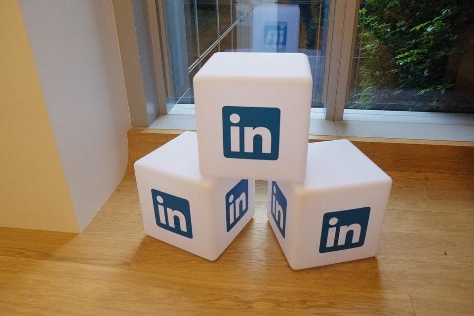 when is the best time to post on LinkedIn