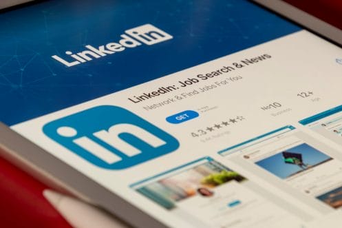 how to announce your new job on LinkedIn
